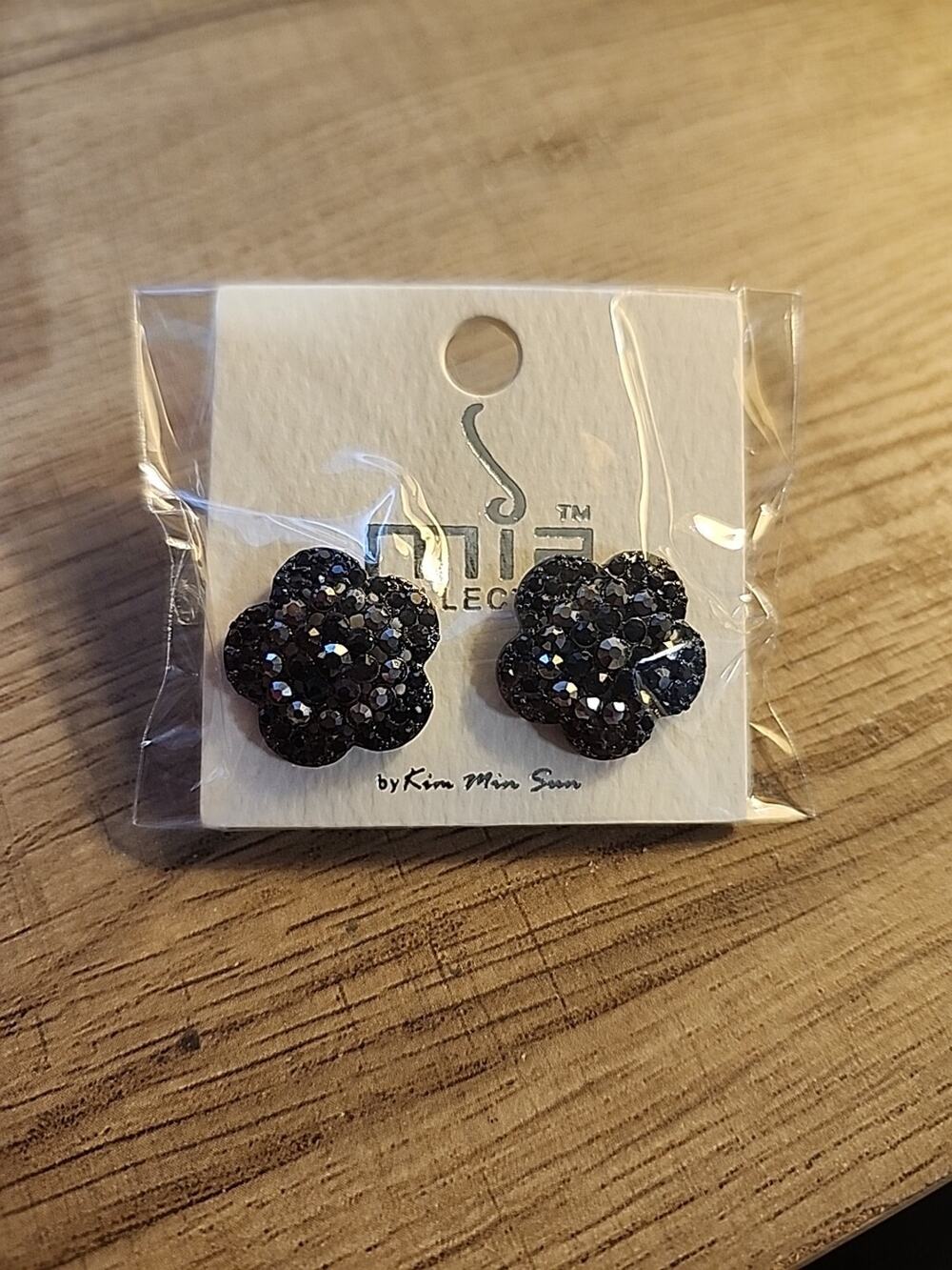 Mia Collection Kim Min Sun Black Floral Gem Earrings Flower Shaped